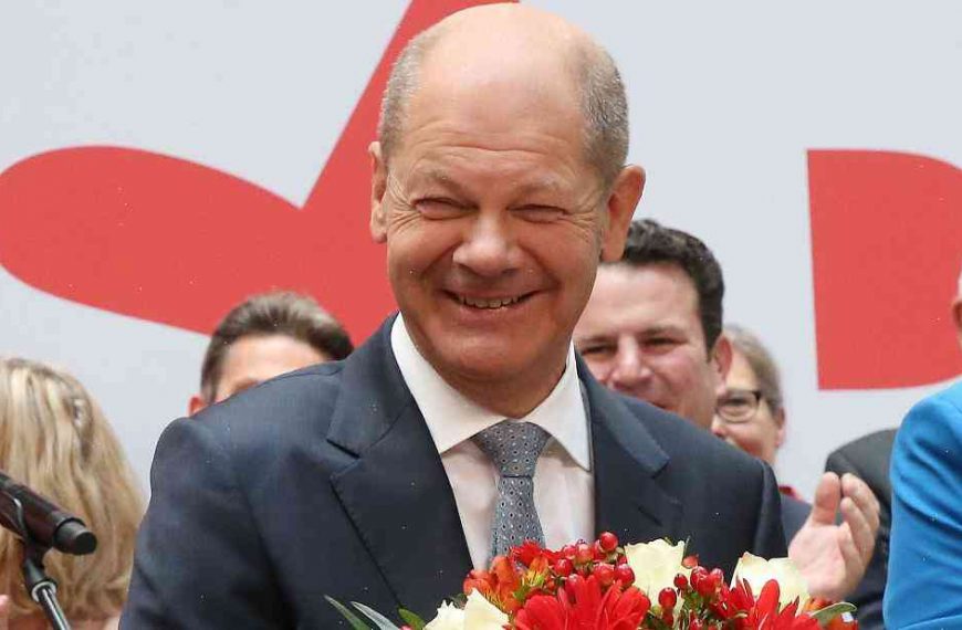 Scholz, youngest German cabinet member, started young